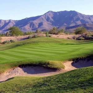 Aguila GC: View of the bunker and green